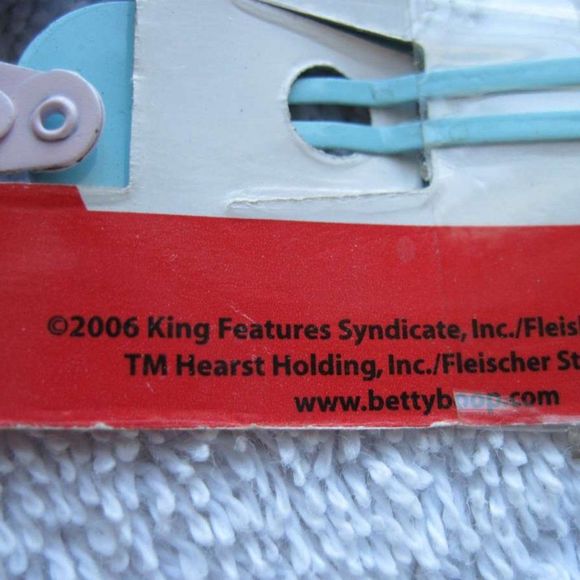 24 Colorful Betty Boop Snap Hair Clips Plastic Decorative Figures Sparkly Star - Picture 11 of 12